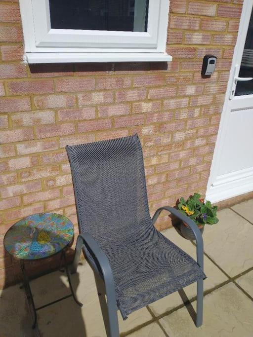 Cosy Garden Studio Room Minimum Two Night Booking Brighton Exterior photo
